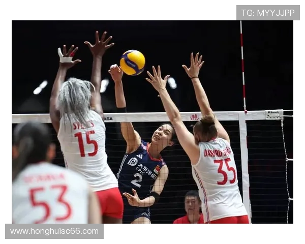 北京排球队整体压制战术解析与比赛表现的深度剖析 北京排球队整体压制战术解析与比赛表现的深度剖析