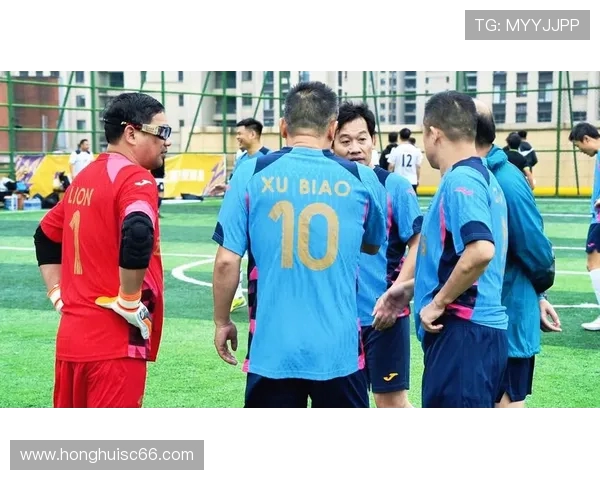 杭州与武汉足球队赛后复盘分析灵活性表现与战术调整探讨